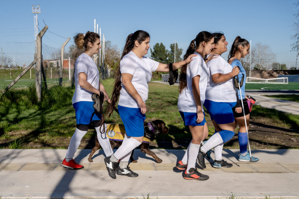 Joueuses de football non voyantes