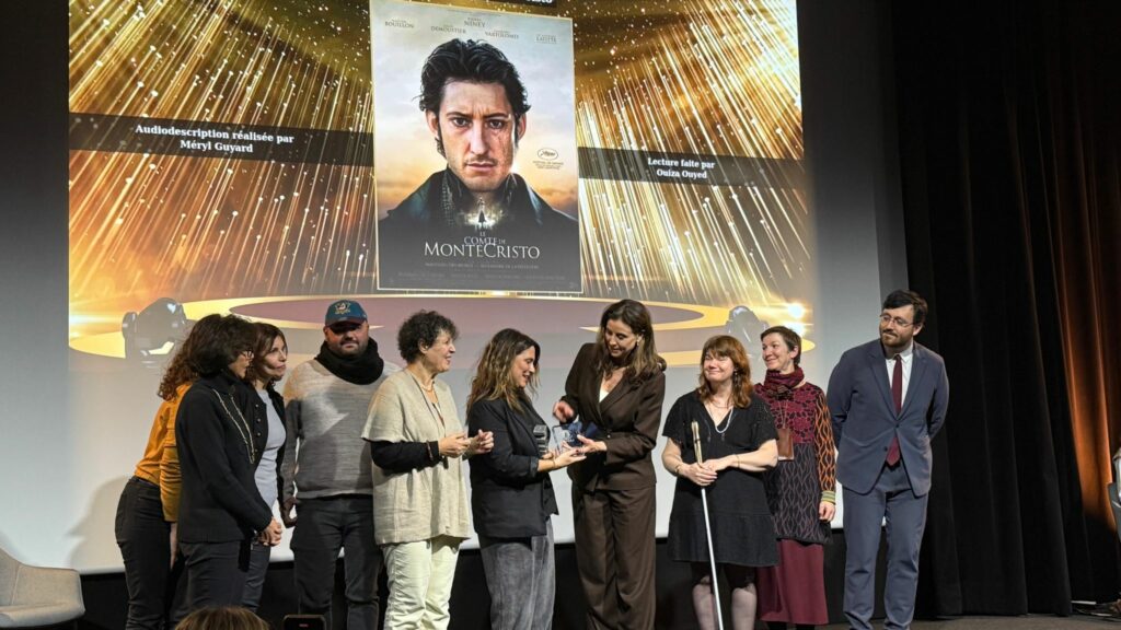 Remise du prix lors de la cérémonie du Marius de l'audiodescription 2025